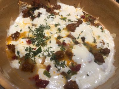 Simpleceleb's tweet image. Fundido is a Spanish term for "molten."   In this recipe, it refers to the gooey melted goodness of mozzarella cheese.  We originally posted this dish with mushrooms in the ingredients, however, when Vicki suggested it to her granddaughter, she nixed  #fun thesimplecelebration.com/2020/08/sausag…