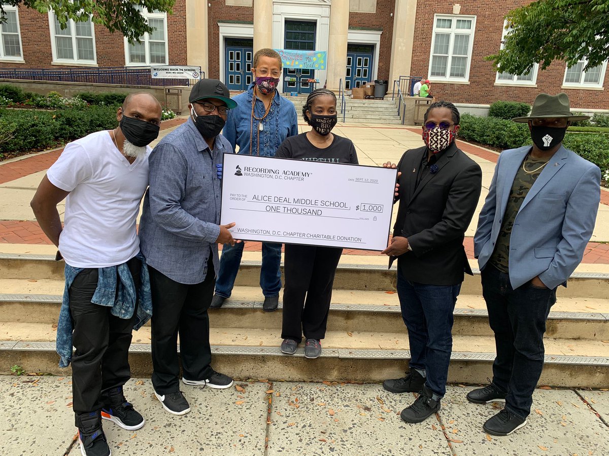 DealVikings's tweet photo. Happy World Gratitude Day!
The Deal community would like to express our gratitude and appreciation to the Washington DC Chapter of the GRAMMY Recording Academy for their generous music education grant.

@GrammyAdvocacy
@JerielJohnson
@music_DCPS https://t.co/y9shItqcKw