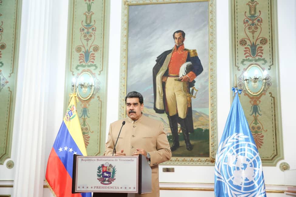 NicolasMaduro's tweet photo. 75 años después del surgimiento de la ONU, el reto es construir un mundo multipolar, de equilibrio, con el respeto pleno del sistema de Naciones Unidas y del derecho internacional. Atrás debe quedar el mundo hegemónico y unipolar que es la contradicción de esta época histórica. https://t.co/cEmmdyyewS