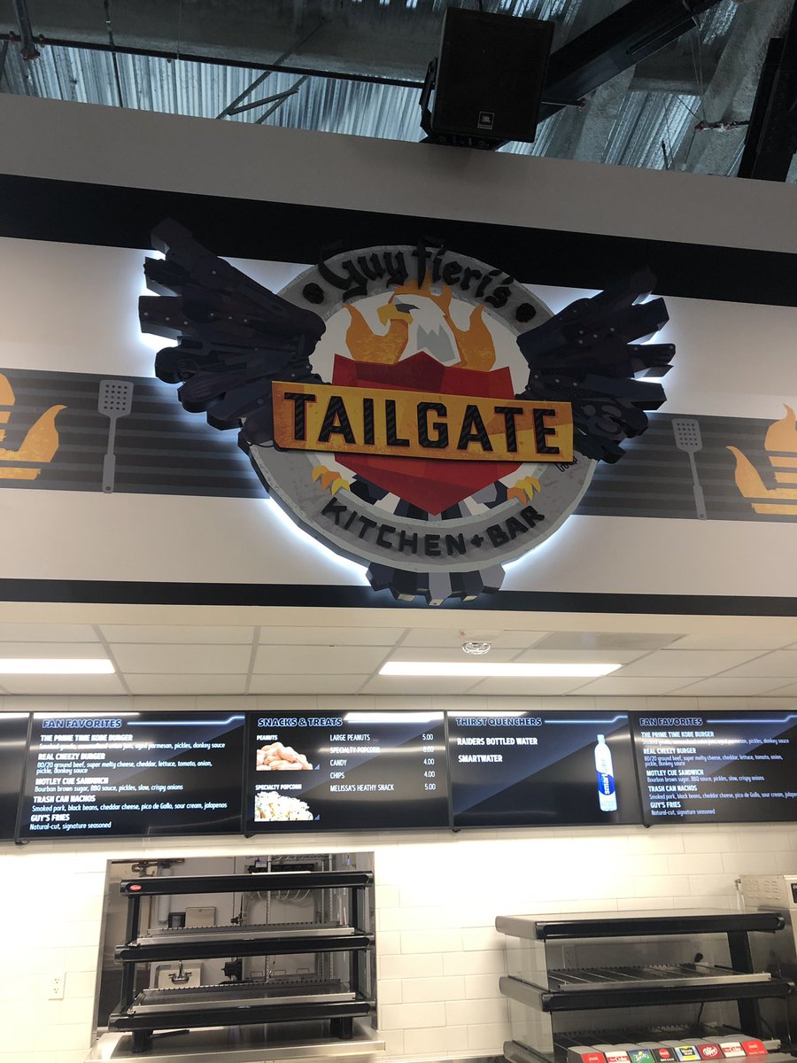 Last but not least, the concessions. Several celebrity chefs will have a presence here, like this one from  @GuyFieri - Tailgate Kitchen & Bar. I’m told  #Raiders legend Bo Jackson will also have an eatery here. 15/16
