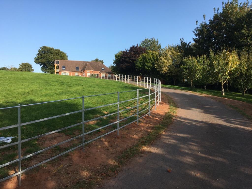 AWBMetalwork's tweet image. Day 2 and looking good #blacksmith #engineering #fabrication #handmade #fencing #galvanised #handmadeinherefordshire