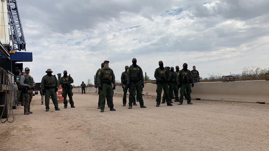 AlisaReznick's tweet photo. Border Patrol agents and @NatlParkService officers move in on demonstration, scuffle with demonstrators. “Do not hurt our relatives,” says on a O’odham speaker. “We have been here for thousands of years. Our language, our culture surpasses your weapons.” https://t.co/IFyvye9JNS