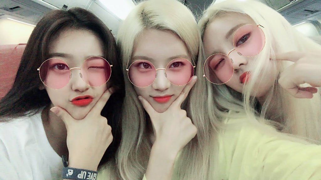 nyaeongie's tweet photo. —223 💜 #3YearsWithOEC 💙💜❤️ https://t.co/hA61mNdtN1