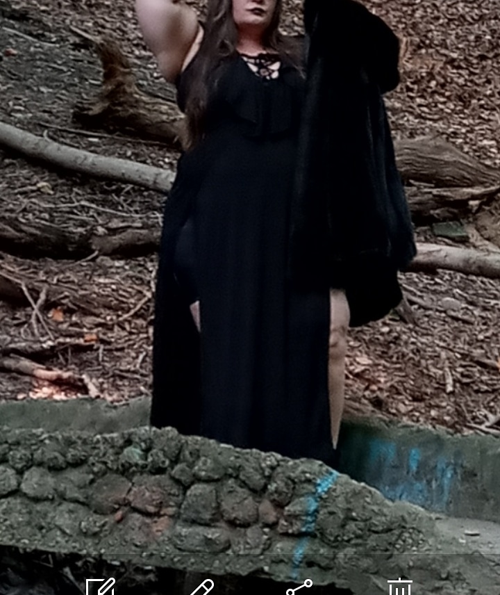 phantomprinsex1's tweet photo. All alone in the spooky woods. Come get me! The clothes started falling off at this point. #bbw #fatgirlflow #fatbabe #fatgirlsdoitbetter #fetish #fatandfabulous #fatandsassy #boobs #boobsofinstagram #ssbbw #honormycurves #thickthighssavelives #thickathanasnicka #spoilmeamazon https://t.co/qwr5FJoLSc