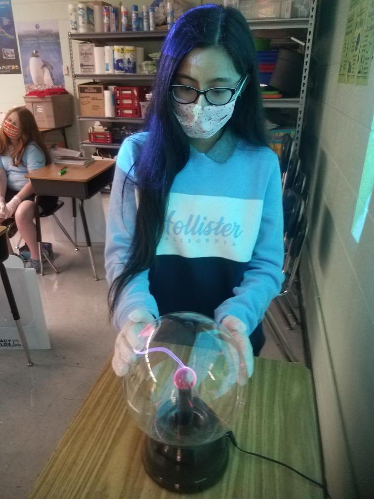 6th grade Science- Experimenting with different types of electricity