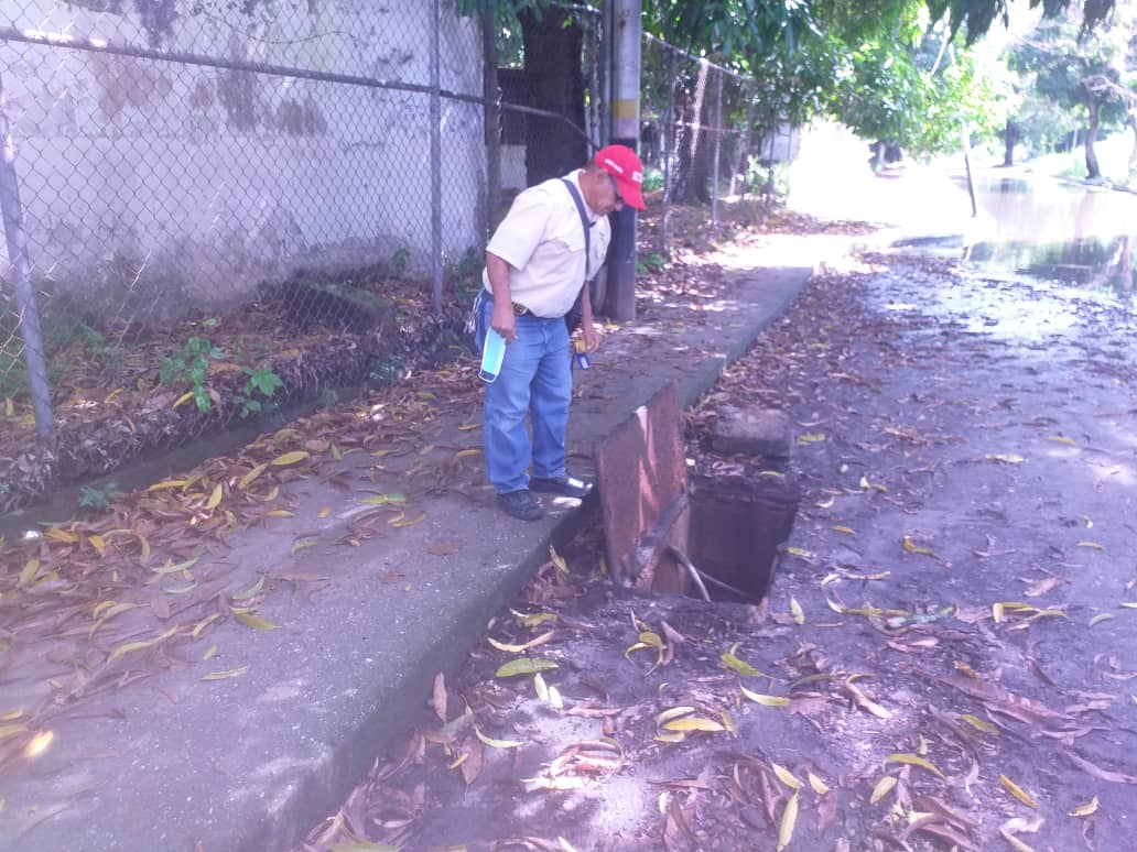 Ésta semana seguimos trabajando,  y  gracias al apoyo del equipo de  <a href="/rediuc/">REDIUC Univ.Carabobo</a> <a href="/dimetel/">DIMETEL UC</a> y nuestro personal estamos mas cerca de volver a conectar el servicio de internet en la Facultad #IngenieriaUC