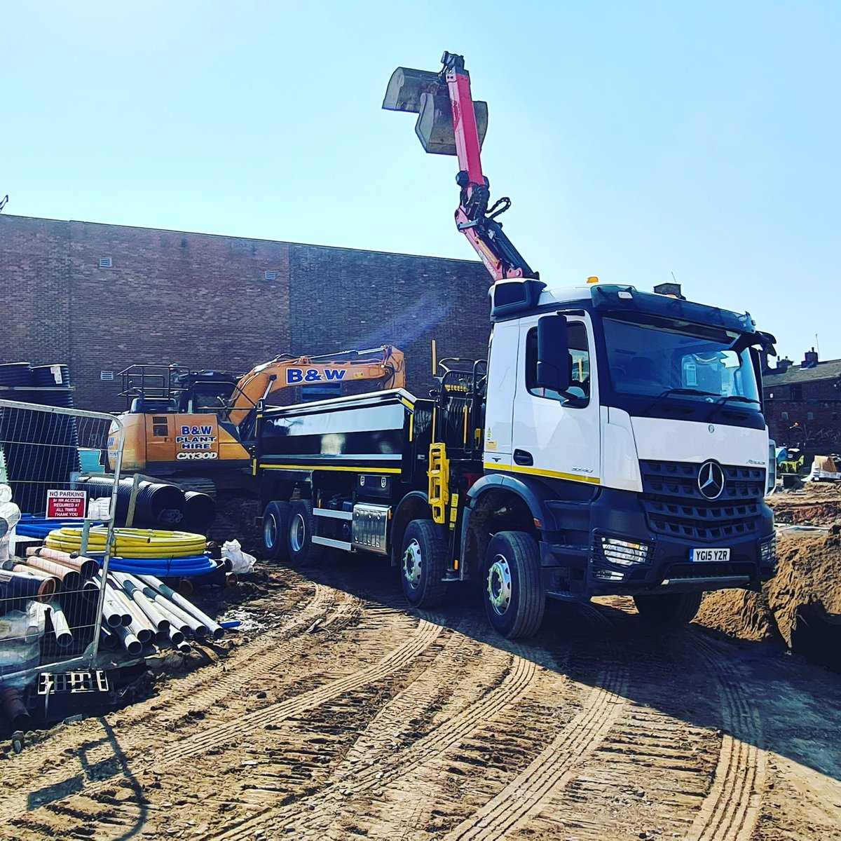 Grab hire £210 per load
Clay, Rubble, Mixed, Sods and soil.
We move it all for £210 16 tonne payload 
8 wheel Grab. #grabhire #liverpool #cheshire #builder #landscaping #muckaway #warrington #runcorn
