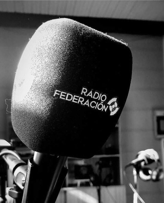 No aguantamos las ganas de hablar en un mic.
Feliz #DiaDelTrabajadorRadial a quienes dan cara y voz en estos tiempos difíciles.