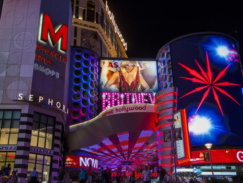 With all of their advertising, Las Vegas goes BIG! They put everything in lights and have posters that scale entire buildings.Vegas demands your attention.