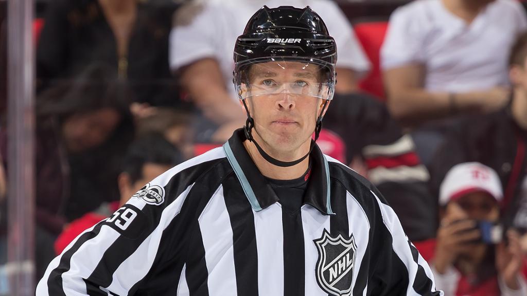 ScoutingTheRefs's tweet photo. Linesman Steve Barton working the first #StanleyCup Final game of his 20-year NHL career tonight at #DALvsTBL: https://t.co/oSfjXHpGoS https://t.co/3fSbD9VvRt