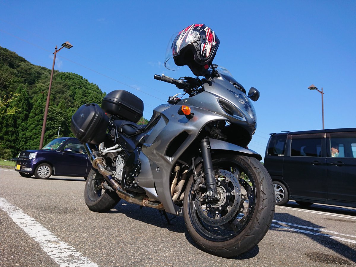 ふらさん 昨日は朝6時にバイクで家を出発してキャンプ場の下見兼ねて富山県 福井県大野市 岐阜県ひるがの高原 富山県という430kmオール下道のロングツーリングしてきました お天気良くて最高のツーリングだった ヾ O O ノ Bandit1250f