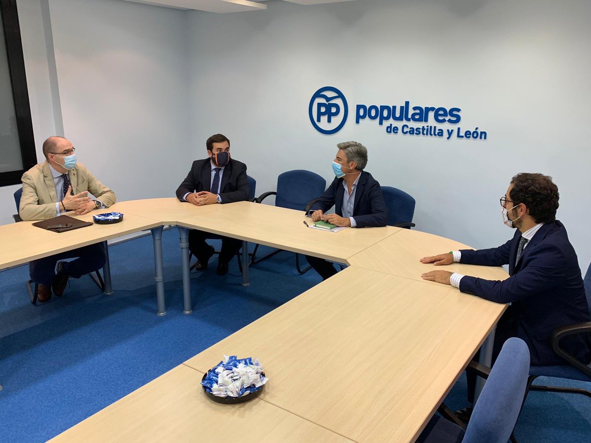 AVE_Valladolid's tweet photo. Hoy agradecer la oportunidad de reunirnos con @AndresLorite del @populares para hablar de la problemática con la falta de #AvantFlexibilidad y #TrenFrecuencias en el trayecto MAD-SEG-VALL de @renfe #NoSomosTuristas. Ahora hechos @alferma1 @jcyl https://t.co/4h3IiKpYS8