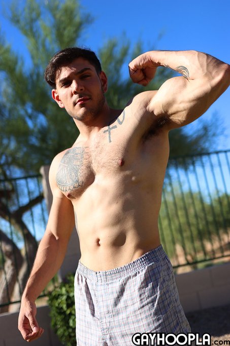 1 pic. We're really happy Dante stopped by Gayhoopla! Many more jocks on the way!

Reminder, we update
