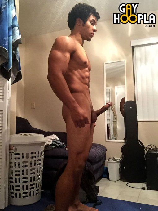 2 pic. Who would you rather OLD SCHOOL EDITION !

Sebastian Hook: https://t.co/nFLIeVm5o4

or 

Lorenzo