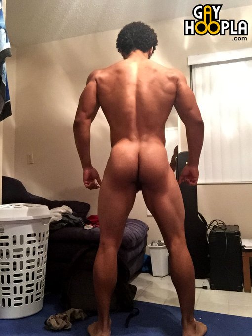 1 pic. Who would you rather OLD SCHOOL EDITION !

Sebastian Hook: https://t.co/nFLIeVm5o4

or 

Lorenzo