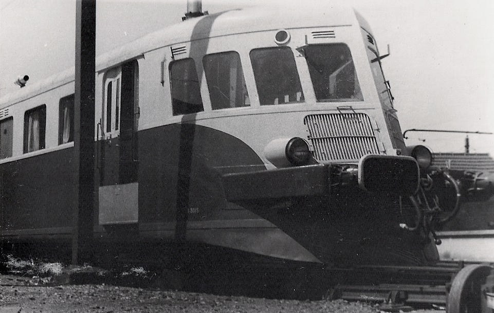 Le refroissement étant modifié pour l'augmenter lors du passage à l'essence. Par contre en 1951, nouvelle transformation, le moteur panhard cède ça place à un Saurer BZDS de 320ch, et on met une traverse renforcé avec des tampons.