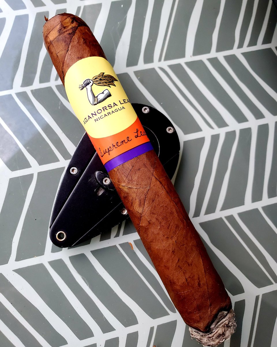 stogie_chas's tweet photo. #supremeleaf by @AganorsaLeaf https://t.co/thlRHXniZx