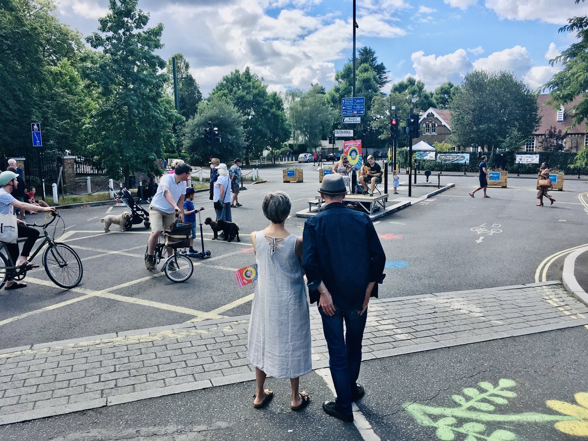 Surely there are more, and better ways of uniting a community than by car? #DulwichCommunity  @DulwichSquare  @DulwichSociety  @hernehillforum  #StreetspaceLDN