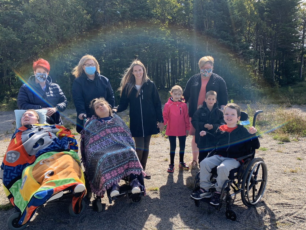 MrsAllisonWalsh's tweet photo. Out and about for our class Terry Fox Walk! @StMattsTigers https://t.co/naSD2AmNFX