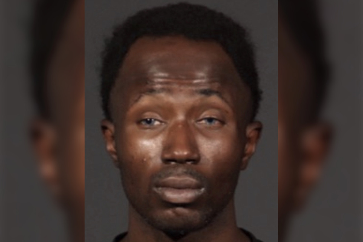 Man accused of derailing NYC subway was freed without bail for similar incident trib.al/NxCjjMI