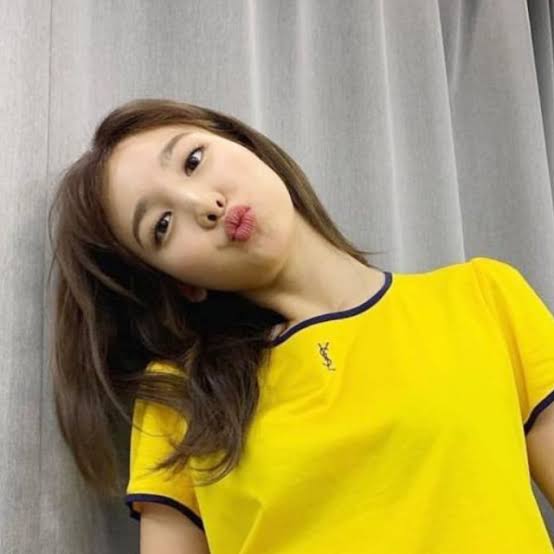 twiceddd's tweet photo. Happy Birthday NAYEON!

#HappyNAYEONday
#OurRainbowNayeonDay  
#원스의_9월은_임나연 @JYPETWICE https://t.co/9s8Z0ZwWLY