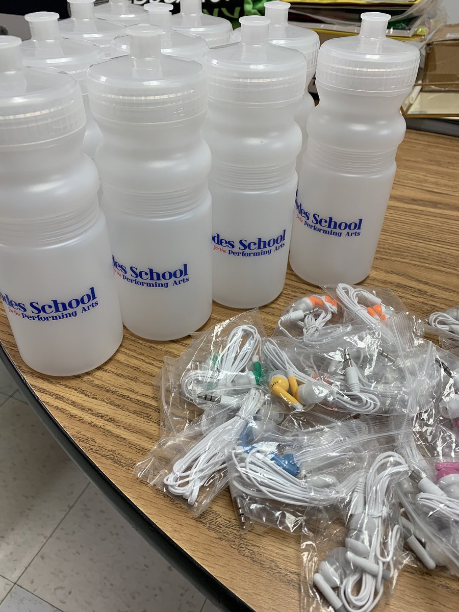 FABushnell13's tweet photo. Our in-person scholars were able to receive their water bottles and earbuds today! @RSPA07 #weareCrew https://t.co/hHRZxJBCWQ