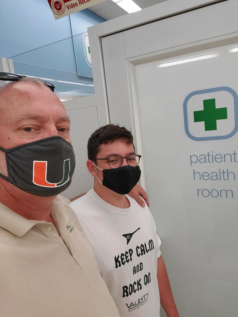DarrenDupriest's tweet photo. FREE flu shot at @Walgreens. Everyone needs one this year. #NoLineNoWait #ScrewTheFlu #COVIDSucks OH yeah. #GoCanes https://t.co/qAq7BcAi2S