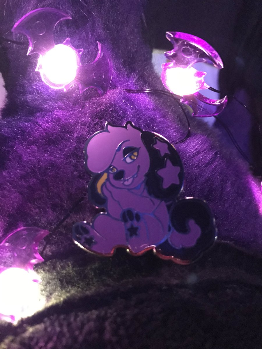 i still have tons of Jupiter Fursona Pins (#080) for sale!! $10+$2 shipping, paypal only! please dm me if interested!! 💖💖💖

#fursonapins #furrypins #enamelpins #pinsforsale