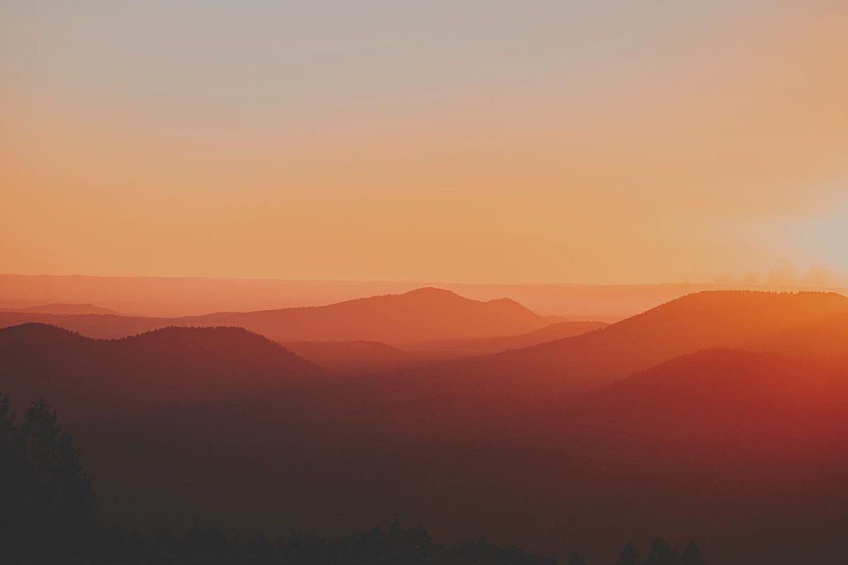 NAU's tweet photo. Here’s to the last sunset of summer in Lumberjack Country ☀️ https://t.co/ekPOcyZXbV