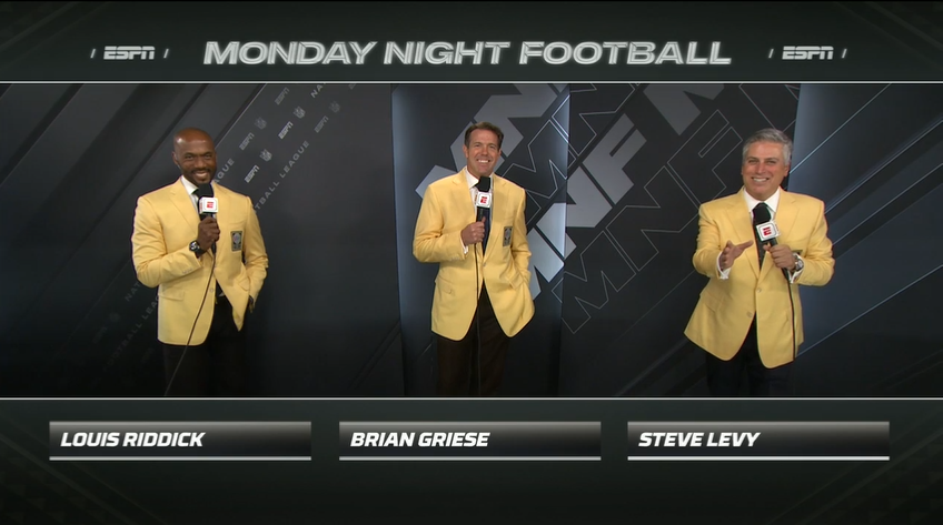 Looking good guys! Great idea bringing back the gold/yellow jackets for the occasion @espnSteveLevy @LRiddickESPN @briangriese #MNF