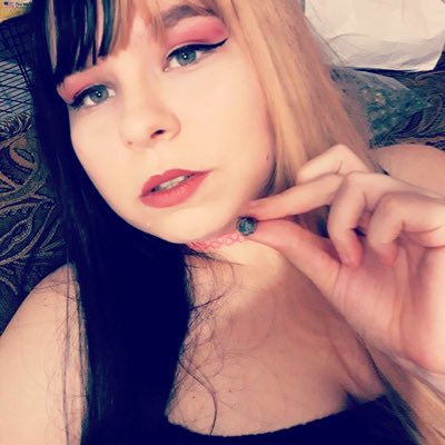#NewProfilePic #caliqueenofdabs https://t.co/ANbZxuyk0r