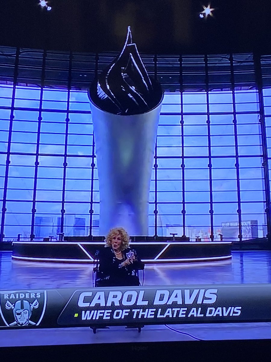 bmaj3's tweet photo. #Respect well done @Raiders #RIPAlDavis #JustWinBaby #RealMenWearBlack https://t.co/a1JAxB02SQ