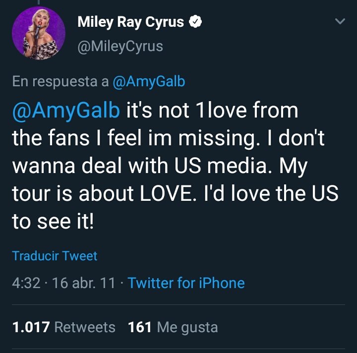 terminando el 2010 hablemos del gypsy heart tour, miley recibió tanto odio en usa, su propio país, que llegó a decir que no se merecían tener ni gira ni una canción como party in the usa (húndelos) y decidió ir a lugares donde solo recibía amor y acabó con el sold out en ESTADIOS