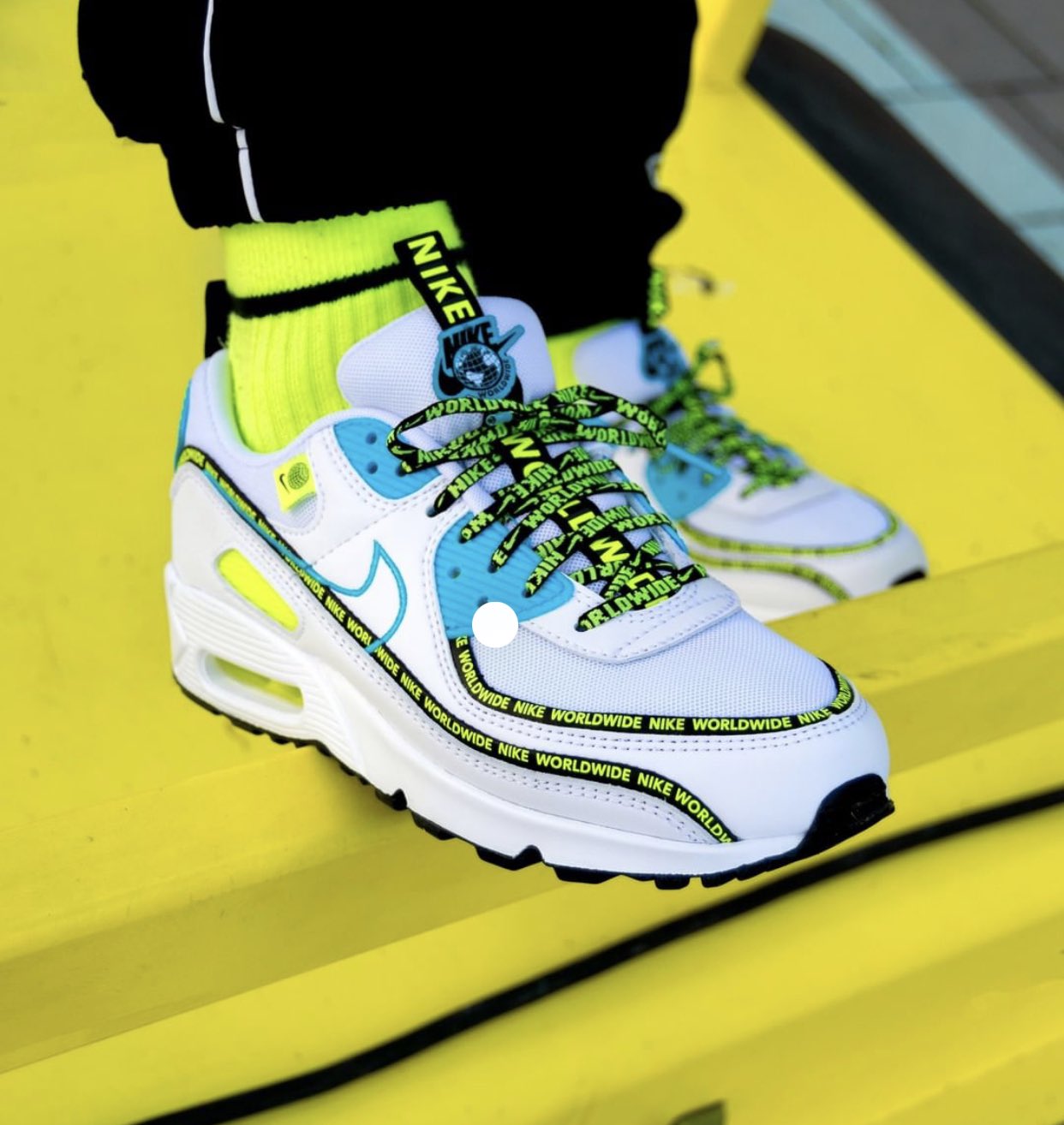 SNKR_TWITR on Twitter: "Nike Air Max 90 SE Worldwide 'White/Blue Fury/Volt'  dropped via Eastbay https://t.co/g6nbIGoMtL #AD https://t.co/JjkUAfd1BA" /  Twitter