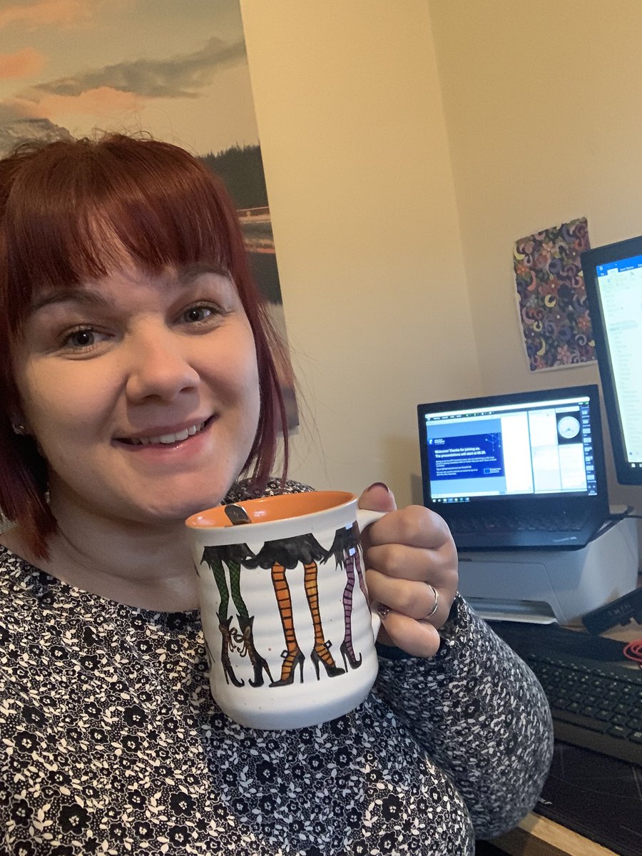 Uon_BN's tweet photo. We are webinar ready! Looking forward to hearing all about the business applications of VR from @affarimedia and @HFRG_UoN this morning.
#UoNBYOB #VRinbusiness
P.s. can you tell who’s clinging onto summer and who’s embracing Autumn? 🤔 https://t.co/dvJylSImFw