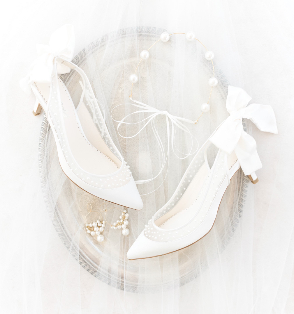 Love the Georgia by <a href="/bellabelleshoes/">Bella Belle Shoes</a> ✨

Available to purchase at Rachel Ash ✨

Photographer - @_fawcettphotography
Venue - @elvastoncastleweddings
Florist - @the_lanes_
Dresses - <a href="/rachelashbrides/">Rachel Ash Bridalwear</a>
Veil - @helenmartinveils
Cake - @_bakedbyholly
Stationery - <a href="/psweddings_uk/">PS Weddings</a>
Jewel