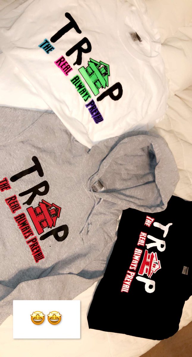 hannamcdev_'s tweet photo. @_TrapOnWallSt just in time for hoodie season 🤩 https://t.co/flyO2I80yE