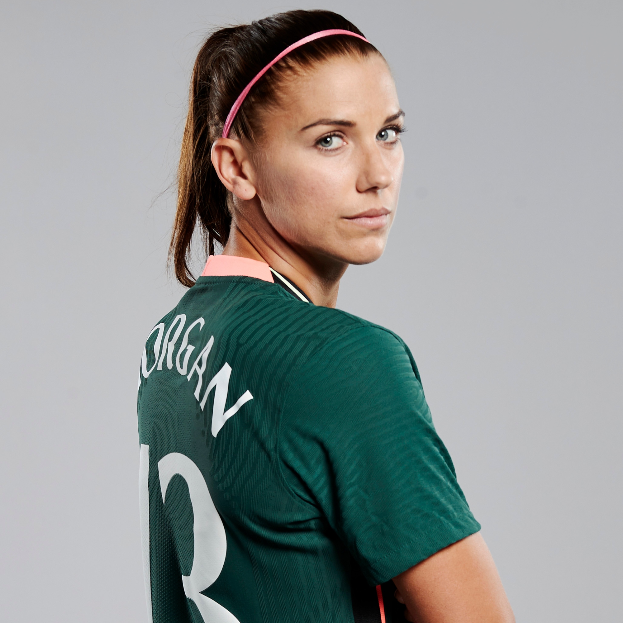 Invictos on X Alex Morgan con los tres nuevos jerseys del Tottenham. FICHAJAZO. https t qnOborL16D X
