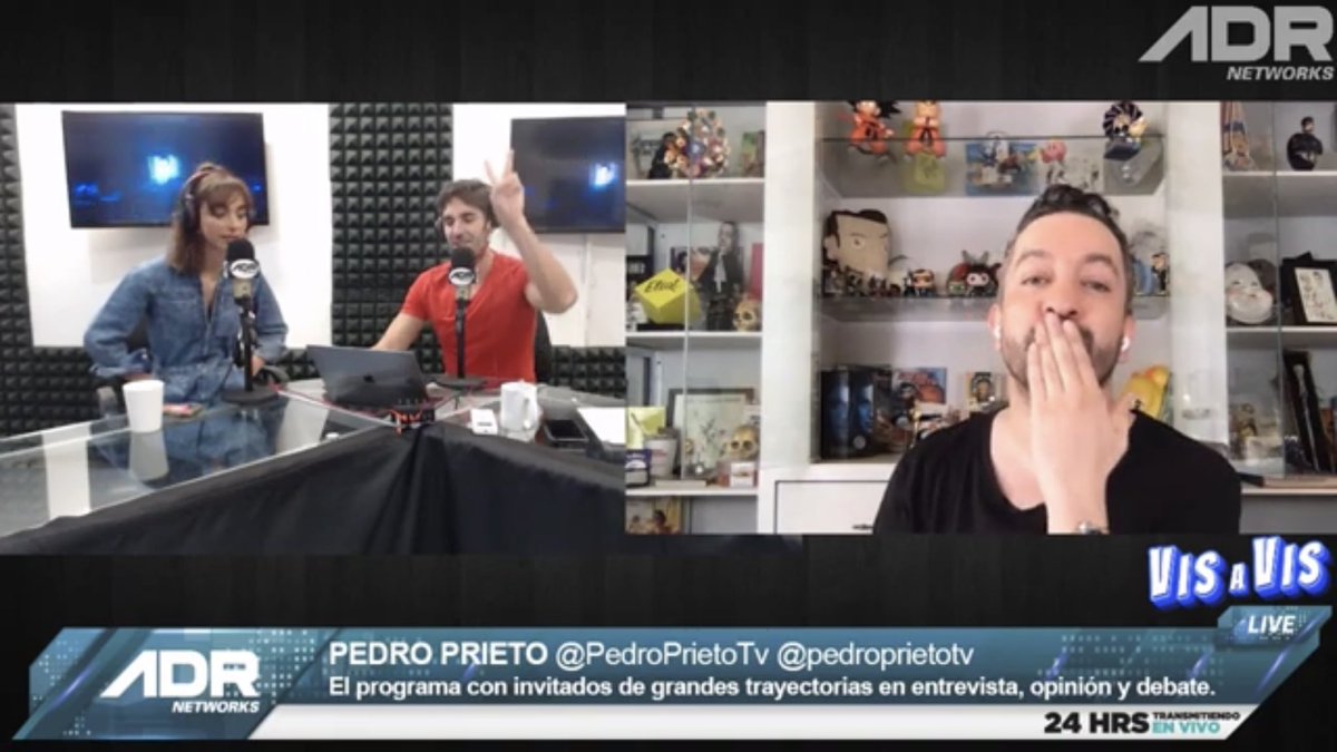 9ECTJ's tweet photo. @ChumelTorres Así nos tenias hermano contentos y sonrientes con esta platica!!! Lo mejor!!! 👍🏻 https://t.co/h2qhrzlLZw