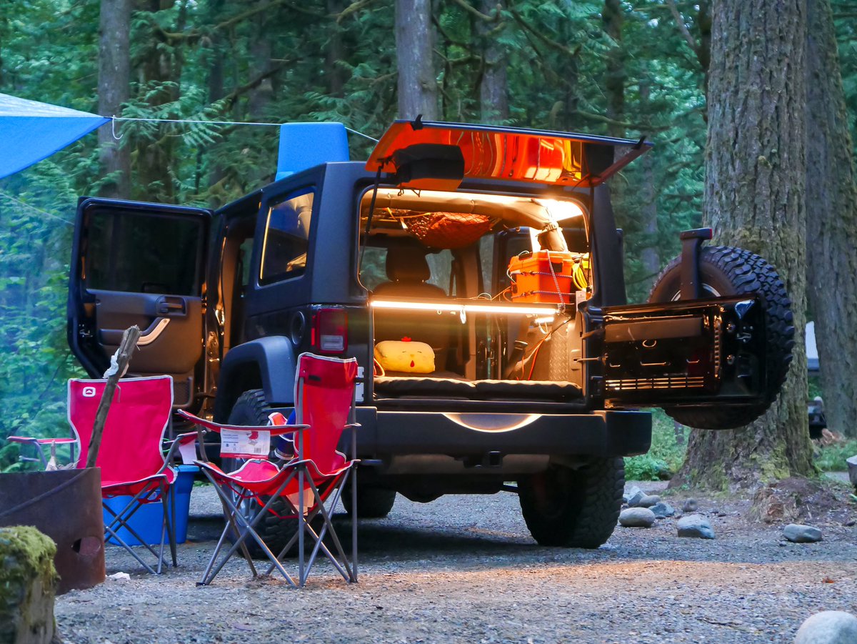 jaydesignstuff's tweet image. A #bed for two, #desk for work, and #solar and battery system to keep the #digitalnomad lifestyle going. All built into a #JeepWrangler! Living the weekend #roadtrip #vanlife.