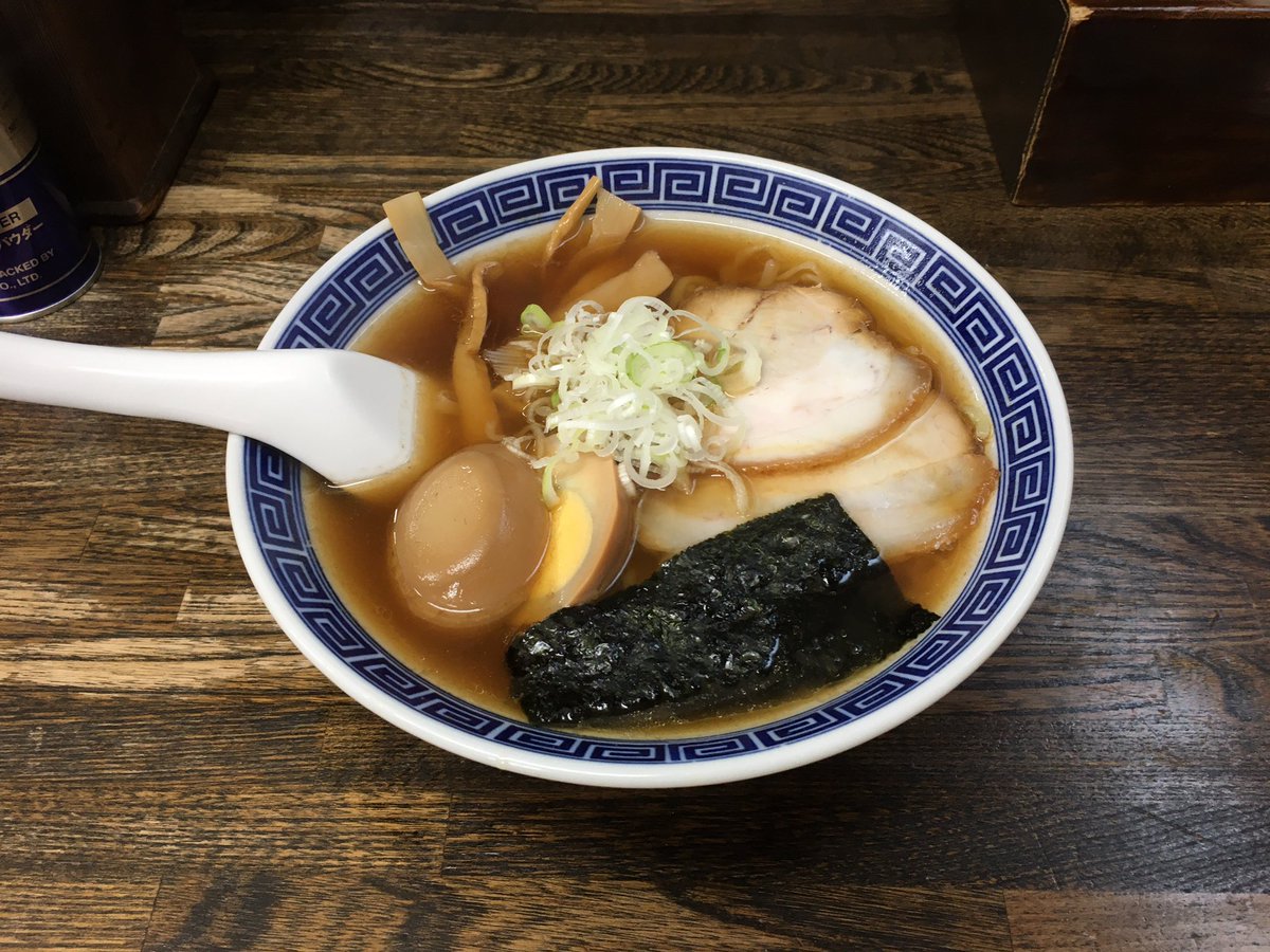 ana_tabi_bit's tweet photo. 本日は資格取得のため受験で東京遠征。
午後からの試験に備えラーメンで気合いだ🍜 https://t.co/UDLzZ5lmUi