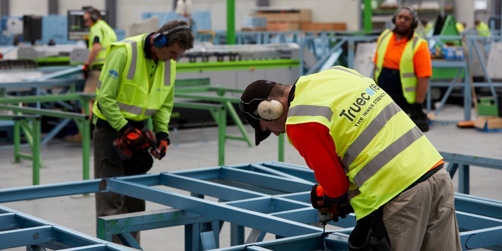 TRUECOREsteel's tweet photo. It was great to see Peter Blythe of #DynamicSteelFrame on @TheBlock.
His team designed, prefabricated and supplied the frames #madefromTRUECORE steel for the new extentions, studies and garages.
https://t.co/wmi45PIsh2
#theblock
#TRUECOREsteel
#theinnerStrength https://t.co/P4G9yGaWpN