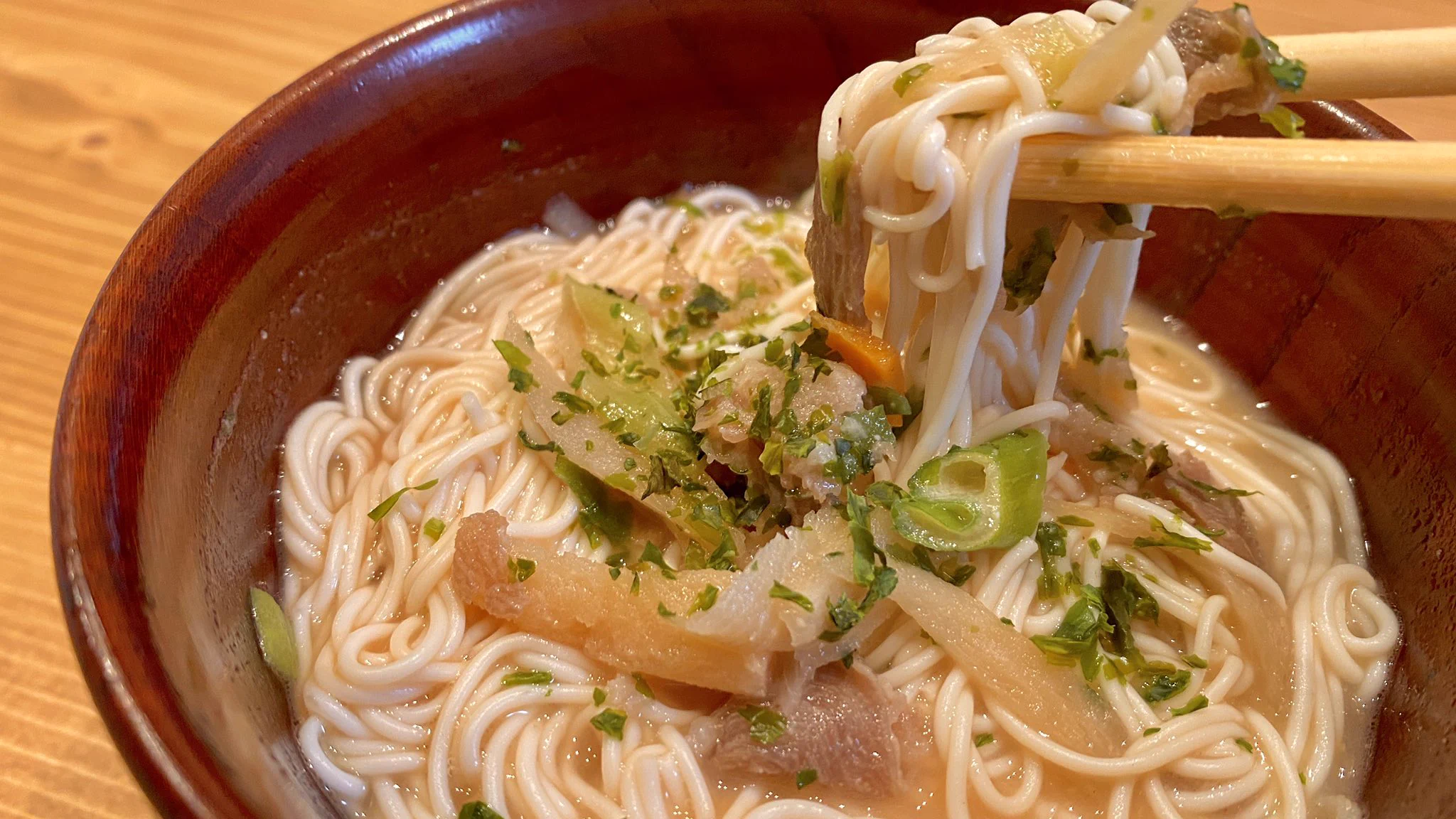 セブンイレブンに寄った時は是非！とうふそうめん風と豚汁を組み合わせて絶品料理に！