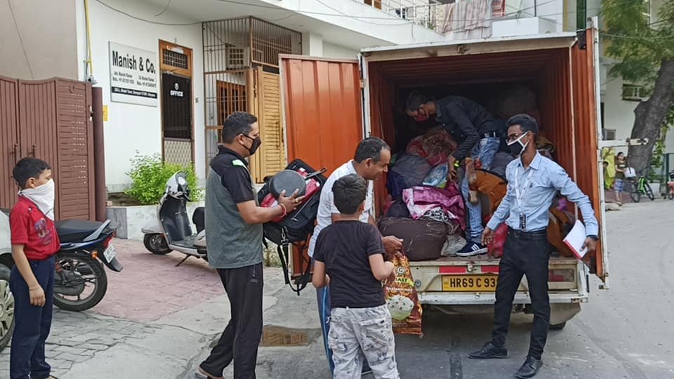 MeriPahalngo's tweet photo. हरियाणा सर्किल एसोसिएशन और सभी परिवारों ने मिल कर मेरी पहल के सहयोग रथ को दिया सहयोग। मेरी पहल को दिए गए इस सहयोग के लिए सर्वेश सरोहा ने दिल से आभार प्रकट किया है।
#meripahalngo #meripahal #bestngoindia #helpingsociety #civilsociety
Meri pahal ngo, meri pahal https://t.co/lLZdbR5l7i