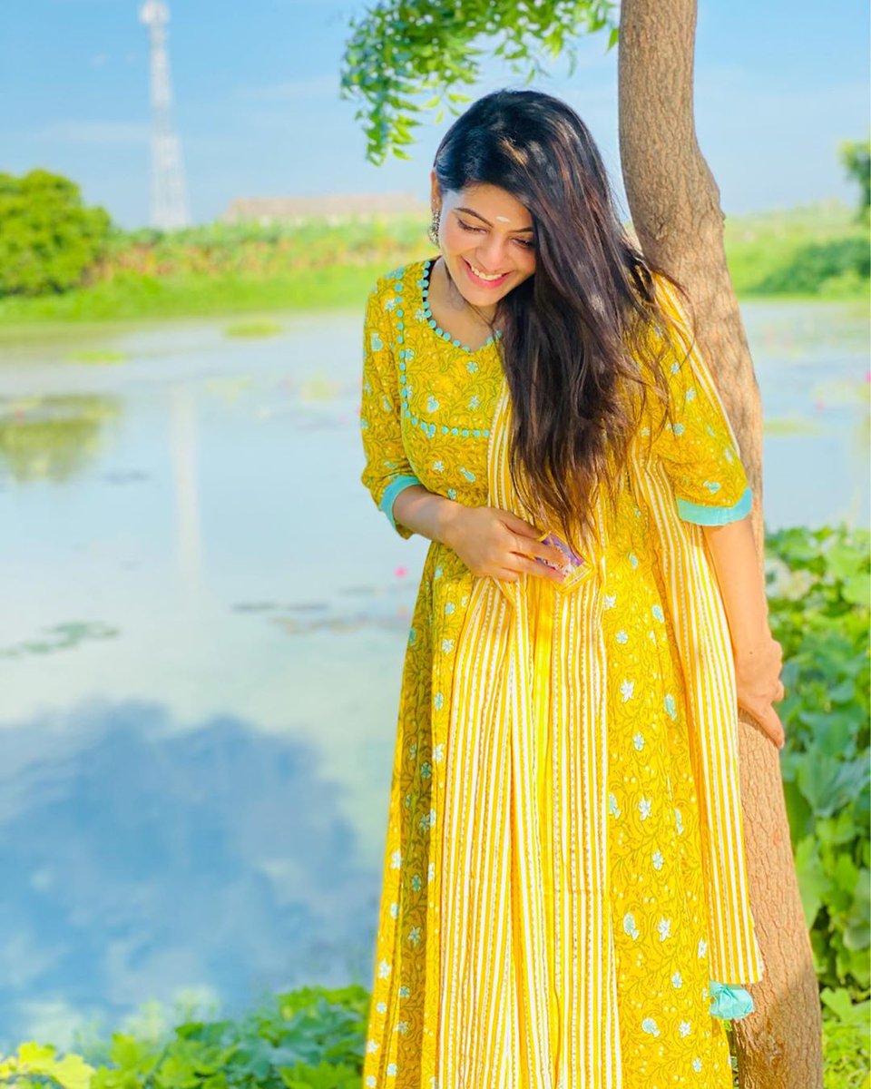 Athulyaa_24x7's tweet photo. Alagu Devathai @AthulyaOfficial 😍🥰❤️💛
#temple #prayersforusall🙏 #blessings #godsplan #positivity #positivevibesonly💯 ❤️ https://t.co/27l4ATRcuD
