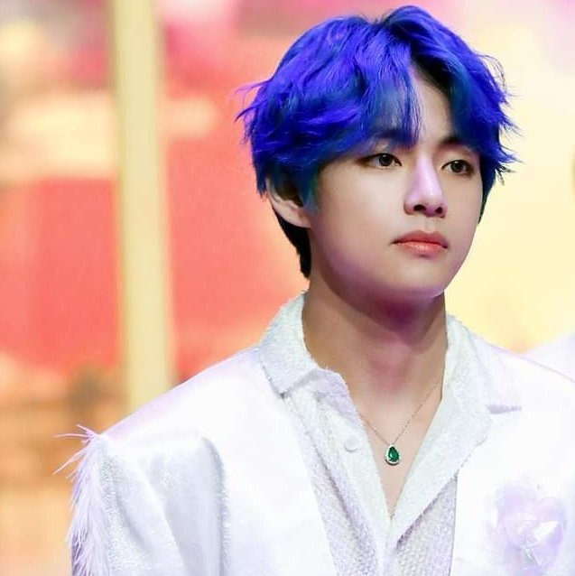 Blue-haired Taehyung is the one you are missing right now  #KimTaehyung  @BTS_twt