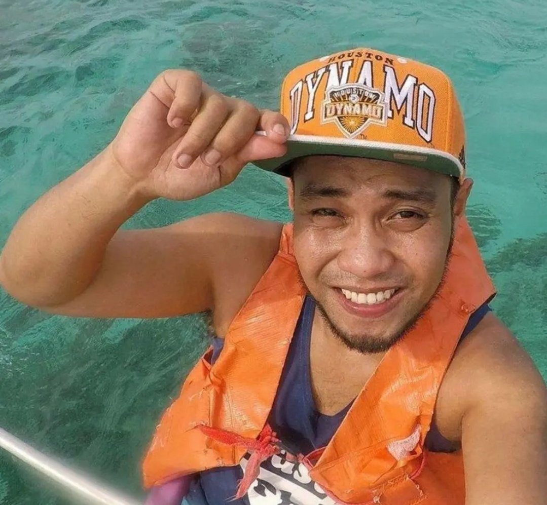 AltersCebu's tweet photo. Top. Average size. Near UV in Banilad. #altercebu #alterpinoy #alterph #alter https://t.co/zpdWzHxpjj
