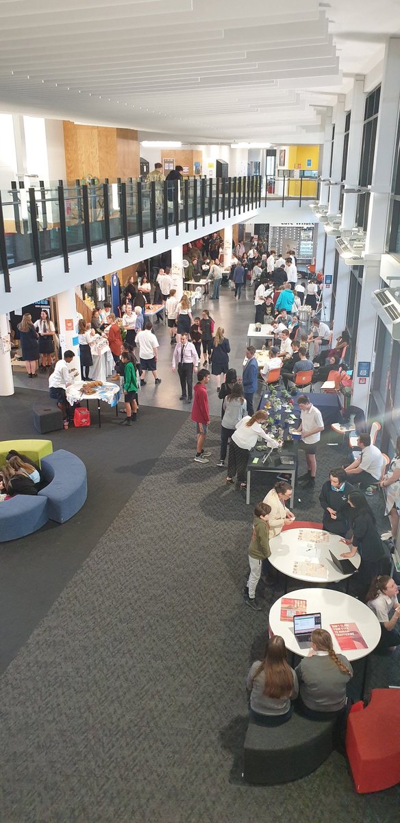 And we are off!! <a href="/RollestonCol/">Rolleston College</a>  Exhibition Night featuring the Year 12 Business Matters market evening. @RichardMcBrear1