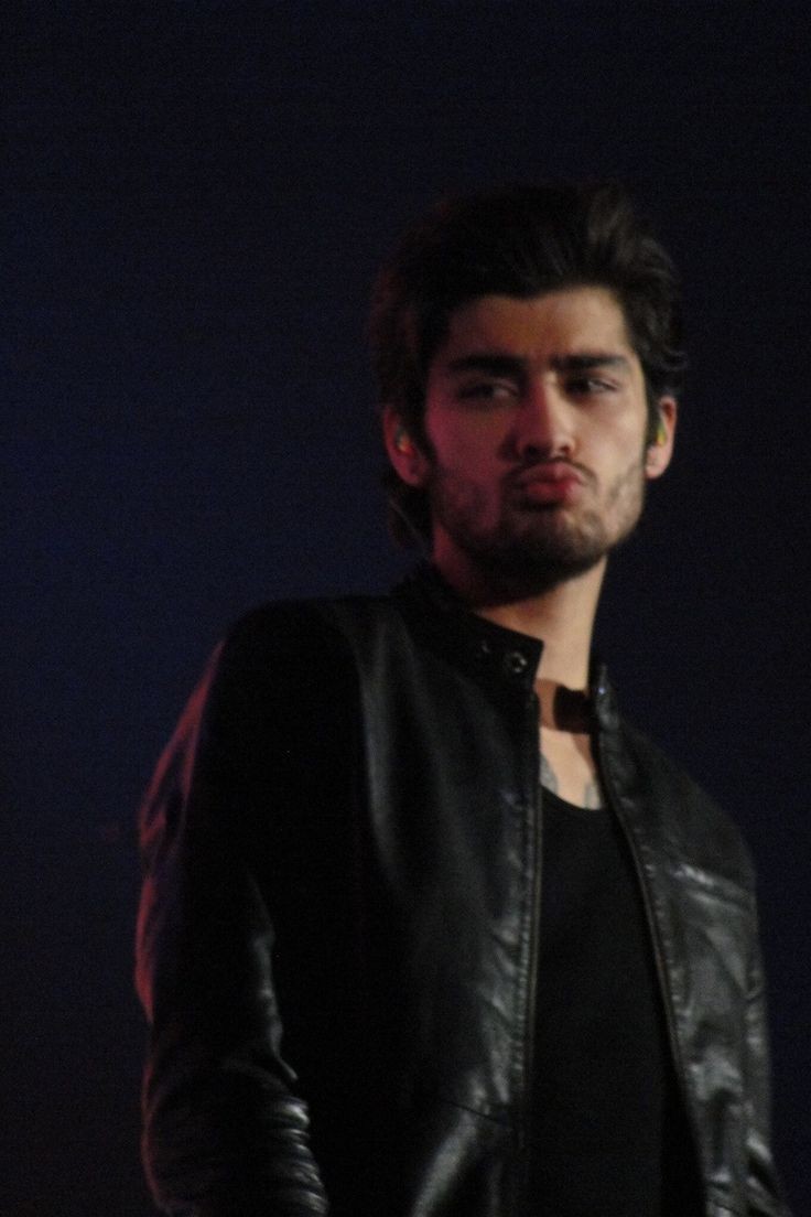 Zayn Malik Pouting a thread~  #ZaynPromoComp  #ZaynsMinions  #TeamFalls