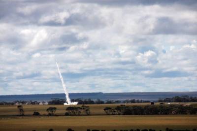 SpaceWatchGL's tweet photo. Australian Southern Launch puts two DART rockets with sensor payload into polar orbit @SouthernLaunch #DARTrocket #DEWCSystems #RoyalAustralianAirForce #SOUTHERNLAUNCH @AusSpaceAgency #TMinusEngineering https://t.co/lkpdhSpkvb https://t.co/CrfW2k31r7